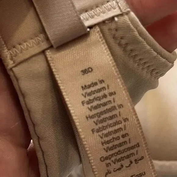 Skims Fits Everybody Push-up Bra - Picture 5 of 5